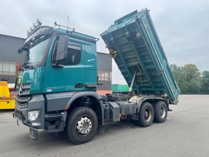 Camion benne à ciment Mercedes-Benz Arocs Allemagne 6001-14000 kg Conduite à gauche Euro III avec Hiab, éclairage LED et climatisation automatique - Product Image 4