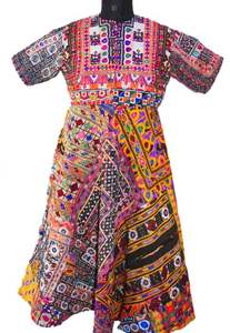 Veste Boho Banjara pour femme avec patchwork vintage perlé pailleté écologique et bouton décoré - Product Image 2