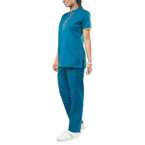 Premium Unisex V-Neck Scrub Sets Stretch Cotton Spandex Uniformes médicos White & Doctor Scrubs Hecho en Pakistán - Product Image 2