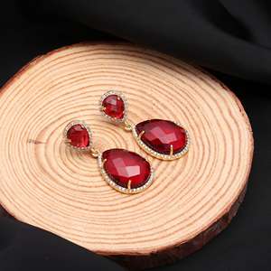 Pendientes de Plata de Ley 925 Hechos a Mano con Cuarzo Rojo en Forma de Pera y Circonita Blanca para Mujer, para Boda o Compromiso - Product Image 2