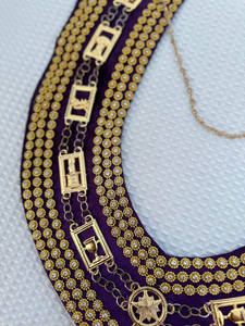 Collier de chaîne de Grande Loge vintage maçonnique, rectangulaire, plaqué or, en tissu de velours avec dos violet, haute qualité - Product Image 4