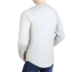 เสื้อยืดแขนยาวผู้ชาย - สีเทาอ่อน - Product Image 4