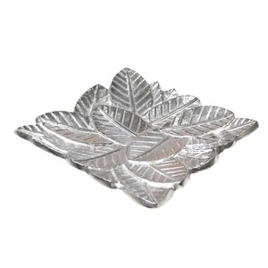 Plateau de service décoratif en aluminium recouvert de couleur argentée Plateau unique en métal en forme de feuille Argent élégant - Product Image 2