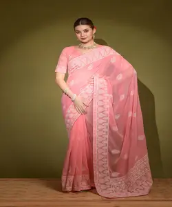 Katan Sari Extravaganza: Lujosa elegancia-atemporal rico Katan Saris, perfecto para celebraciones especiales y estilo distintivo.