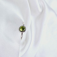 Bague de Fiançailles en Argent Sterling 925 Fin et Léger avec Pierre Précieuse Péridot Verte pour Femme, Sertissage Clos Élégant, Cadeau de Mariage – Vente en Gros