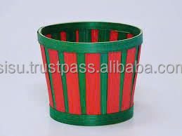 Cesta de Almacenamiento Navideña Ecológica de Bambú Verde y Rojo Natural Hecha a Mano por Sisu Handicraft - Product Image 6