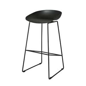 Taburete de Bar de Plástico ST3021 con Patas de Hierro con Recubrimiento en Polvo para Cocina Rústica, Bar en Casa y Muebles de Bar para Hoteles - Product Image 1