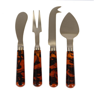 Juego de queso plateado hecho a mano con mango de resina en nuevo diseño, rebanador de queso, cuchillo para mantequilla, esparcidor y rebanador - Product Image 3