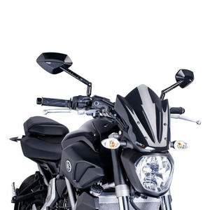 Pare-brise sport PUIG New Dark Smoke pour Yamaha MT07-7015, en aluminium, pour moto - Product Image 1