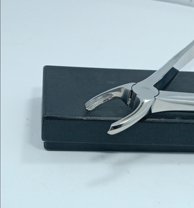 Forceps d'extraction dentaire manuels de qualité supérieure, en acier inoxydable robuste, pour molaires inférieures, instrument dentaire certifié CE pour hôpital - Product Image 3