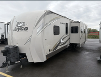 Bonne affaire pour un camping-car de luxe d'occasion Jayco EAGLES HT 324BHTS 2020 avec climatisation et cuisine