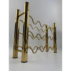 Créé avec une précision méticuleuse, le porte-vin en métal ressemble plus à une sculpture haut de gamme qu'à un simple système de rangement. - Product Image 2