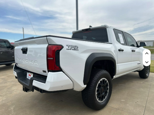 Neuf d'occasion 2024 pour Tacoma TRD Off-Road 4x4 Volant à Gauche 1-25000 Miles - Product Image 3