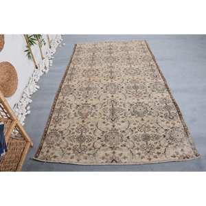 Alfombra Vintage de 4.4x7.9 pies, Alfombra Turca de Lana con Diseño Floral Beige - Product Image 1
