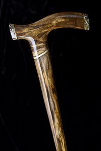 Canne de marche en résine de bois non confortable et antidérapante avec une poignée de forme naturelle solide pour la réadaptation des personnes âgées et le Feng Shui - Product Image 3