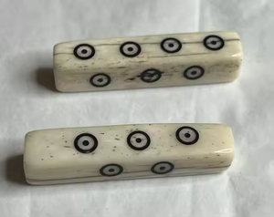 Dés de jeu en acrylique blanc ivoire personnalisés de 16 mm D6 avec cercle noir, boucle, points, nouveau style, coins arrondis, nouveau style acrylique - Product Image 5