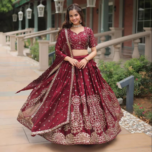 Lehenga แบบดั้งเดิมที่สวยงามสำหรับงานแต่งงานของนักออกแบบชาวอินเดียพร้อมเสื้อแฟนซีและปาร์ตี้เพื่อนเจ้าสาว - Product Image 1