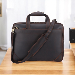 Bolso Mensajero de Cuero Genuino Hecho a Mano Edición Real con Herrajes Pulidos, Diseño Vintage de Moda, Características de Lujo Duraderas - Product Image 1