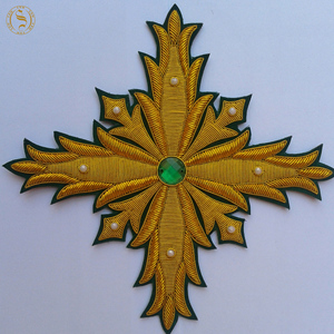 Nuevas cruces y emblemas de PU bordados hechos a medida con logotipo personalizado y color de alta calidad a bajo precio al por mayor - Product Image 3