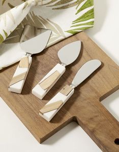 Ensemble de fromage fait à la main de qualité supérieure couteau à fromage artisanal en acier inoxydable ustensiles de luxe avec épandeur à poignée de reliure en rotin - Product Image 6