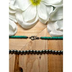 Collier Navajo en turquoise Kingman de 8 mm et argent sterling, bijou culturel de collection - Product Image 2