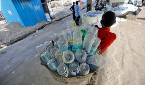 Botella de PET lavada en caliente Chatarra Copos de PET limpios para productos de reciclaje - Product Image 6