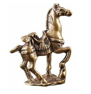 AK Laiton Cheval Figurine Métal Sculpture De Table En Or Antique Fini Personnalisé Showpiece Pour Table Décor Accents - Product Image 1