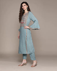 Nuevo diseño impreso rayón bordado trabajo largo Kurti rayón pantalón con doble tono Chanderi Dupatta en precio al por mayor - Product Image 3