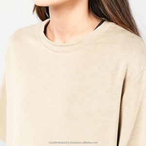 Venta al por mayor de las mujeres de alta calidad de ajuste de gran tamaño pesado algodón elastano camiseta de color sólido de hombro caído cuello liso teñido de punto logotipo - Product Image 2