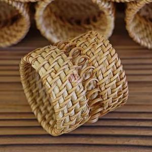 Rond de serviette en rotin anneaux de serviette en osier anneaux de serviette en paille pour la décoration de table mariage de noël du Vietnam - Product Image 1