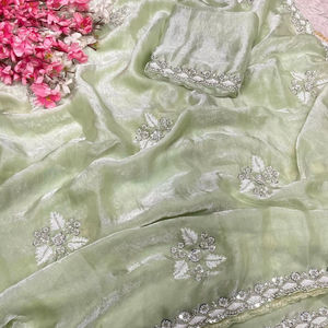 Sari Clásico de Satén de Seda para Fiesta Nupcial con Blusa Exclusiva, Ropa Étnica India para Bodas y Festivales, Gran Venta - Product Image 1