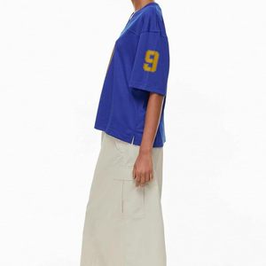 Vente en gros Col en V Maillot de football surdimensionné pour femmes Maillot imprimé respirant Maillot surdimensionné à la mode Confortable et élégant - Product Image 4