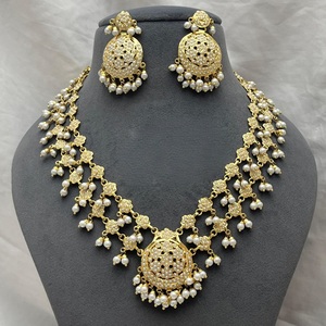 Collier de qualité supérieure Jadau avec boucles d'oreilles pour femmes Bijoux de marque pour la collection de vêtements de mariage - Product Image 1