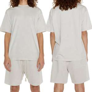 ชุดวอร์มผู้หญิงแบบกำหนดเองใหม่โลโก้กำหนดเองฤดูร้อน OEM สีทึบเสื้อยืดแขนสั้นกางเกงขาสั้นมีกระเป๋าชุดวิ่งสองชิ้น - Product Image 2