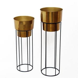Sirius Glow Maceta con maceta cilíndrica de oro cepillado y soporte de pierna cruzada minimalista Acento escultórico para plantar - Product Image 6