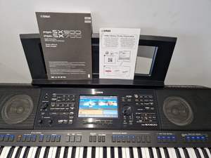 Nouvelles ventes : Clavier arrangeur professionnel Yamaha PSR-S900/SX900 61 touches, reconditionné, maintenant en stock - Acheter un clavier - Product Image 3