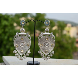 Pendientes de aro grandes estilo jhumka, hechos a mano, con diseño nuevo, imitación plata, de latón con piedras, para niñas y mujeres. - Product Image 4