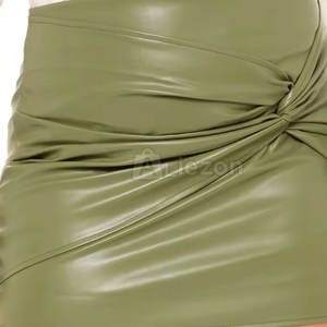 Jupe en cuir pour femmes de haute qualité Design tendance Jupe en cuir pour femmes pour la fête et le bureau - Product Image 2