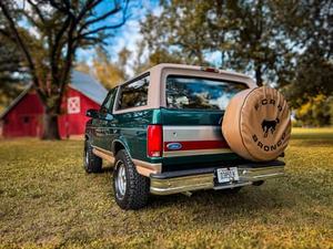 FORD BRONCO EDDIE BAUER USADO DE 1996 CON VOLANTE A LA IZQUIERDA/DERECHA - Product Image 2