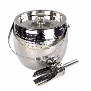 Atractivo soporte para botella de vino de acero inoxidable con tapa y pinzas, diseño pulido plateado, elegante enfriador de botellas de champán - Product Image 2