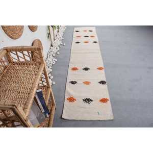 Alfombra Kilim Vintage de 1.8x8.4 pies, Alfombra Turca de Lana Beige Naranja con Diseño de Camuflaje - Product Image 1
