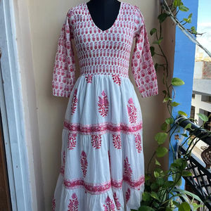 Main Bloc Imprimé 100% Coton Indien Robe Longue Tuniques Robe avec Brodé Style Décontracté et Décorations - Product Image 1