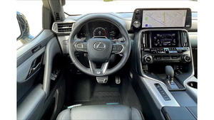 2025 LX 700h F SPORT Occasion en excellent état - Product Image 5