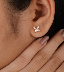 Goujons floraux Marquise en or massif 14 carats, boucles d'oreilles en diamant de laboratoire, boucles d'oreilles en diamant de laboratoire coupe marquise, boucles d'oreilles fleur minimaliste - Product Image 3