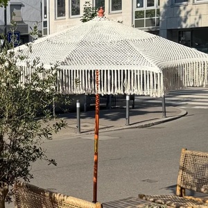 โบฮีเมียน macrame ร่มชายหาดที่ออกแบบมาอย่างสวยงามสำหรับพักผ่อนกลางแจ้งและปิกนิกในฤดูร้อน - Product Image 4