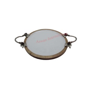 Plateau de service rond en bois blanc de haute qualité avec poignées en métal personnalisables avec illustration de branche-pour le service - Product Image 3