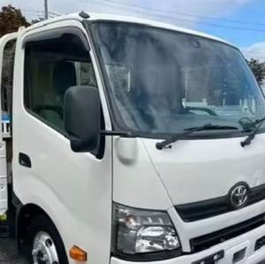 Camion DYNA 2025 d'occasion en excellent état, 2 tonnes, Powergate, 2x4, 4x4, 100% entretenu, diesel, équipé d'une transmission manuelle à 5 vitesses - Product Image 2