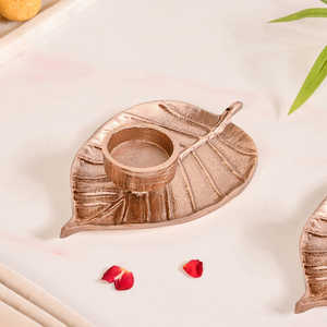 Porte-bougie en forme de feuille plaqué or pour la décoration de la maison, de mariage ou de Noël, pour l'affichage de bougies et l'installation en intérieur - Product Image 1