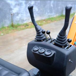 Mini pelle de tranchée de 1 tonne avec auvent seau de 380mm de large composants hydrauliques TOSHIBA haute efficacité - Product Image 5