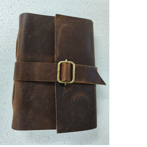 Diarios de cuero religioso de aspecto antiguo páginas de papel de algodón hechas a mano diseño plegable correa de hebilla de latón suministros de oficina reventa - Product Image 1